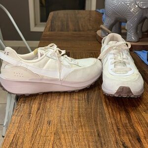 Nike Women's Cream Sneakers